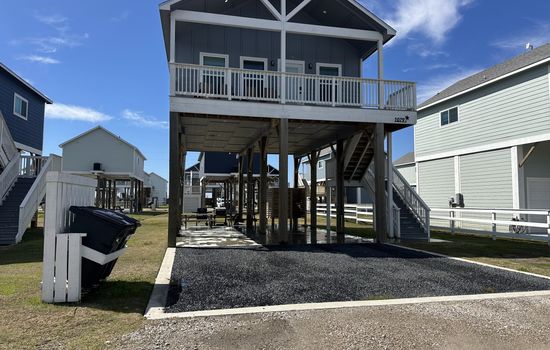 Cozy Seaside Cottage Escape