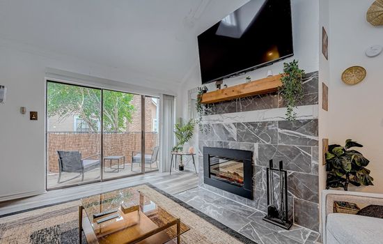 Upscale 1BR Condo in Med Center