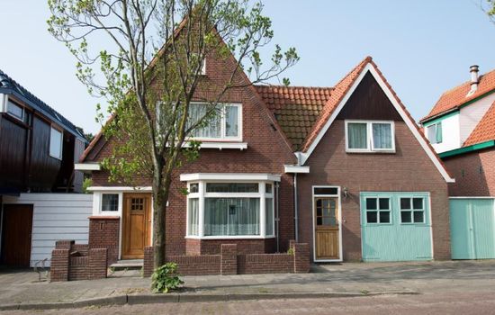 Ferienvilla mit Garten, Grill und Terrasse