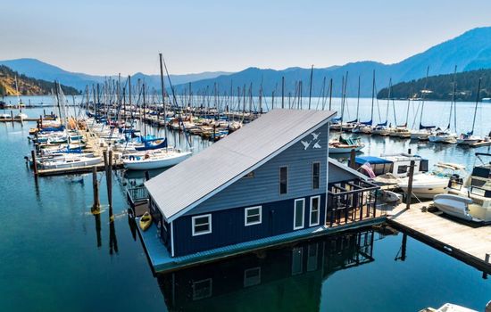 Bayview Float Home on Lake Pend O'reille