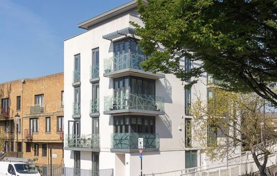 Moderne und stilvolle Wohnung mit eigenem Bad in der Nähe von Notting Hill und