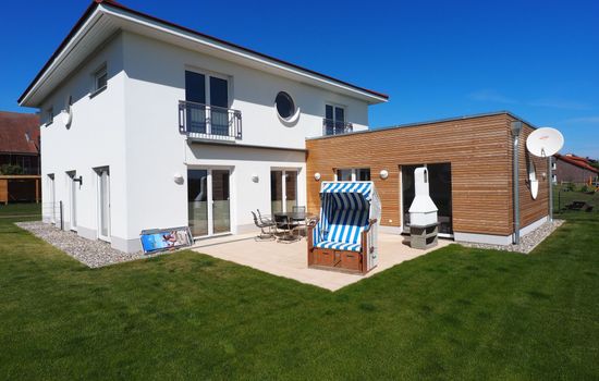 Ferienvilla in Hohenkirchen mit Privatem Pool Birdieweg 11a