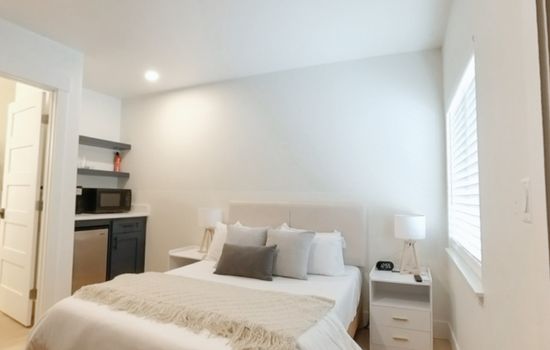 Perfect Home Base – Stylish Studio Near Lake CDA & Downtown Attractions