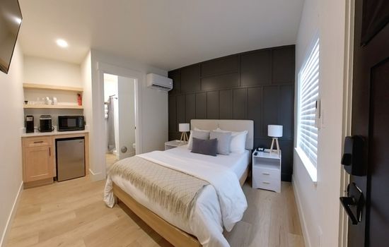 Pet-Friendly Studio Near Lake Coeur d'Alene – Cozy, Modern & Perfectly Located!