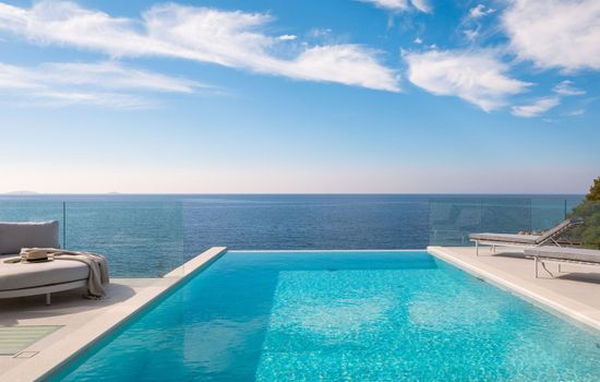 Villa mit Infinity-Pool
