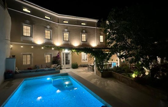 Villa "Cotton House" mit Schwimmbad