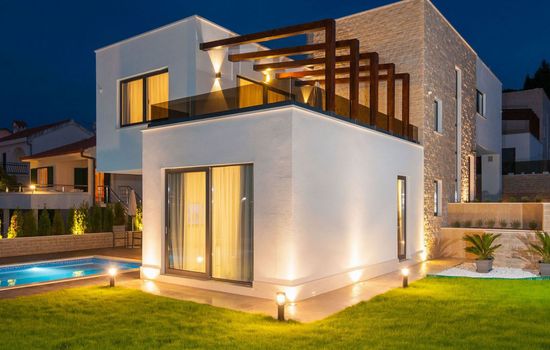 Luxuriöse Villa Calla mit Pool in Strandnähe