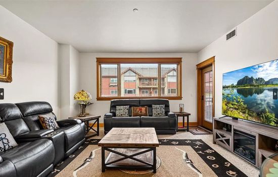 The Riverstone Riviera - Modern Condo by Downtown