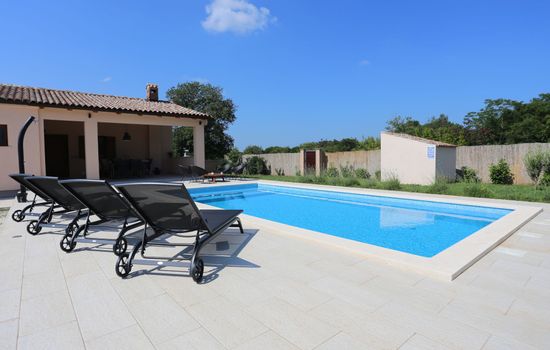 Haus Nina mit beheiztem Schwimmbad