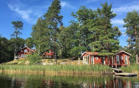 Grosses Sommerhaus direkt am See