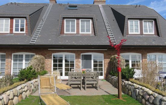 Wünderschöner Hausteil mit Garten