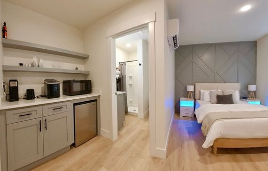 Cozy Studio Suite in Heart of Coeur d'Alene – 5 Min to the Resort & Lake