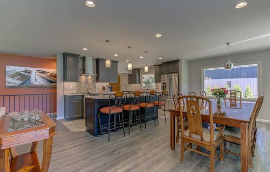 Welk Manor – Private Waterfront Retreat on the Spokane River