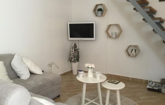 Wohnung auf einem eingezäunten Grundstück