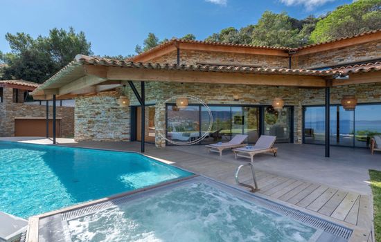 Außergewöhnliche Villa am Cap Bénat