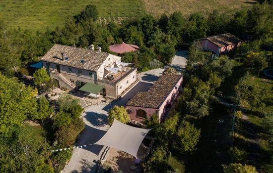Villa mit Pool für 29 Personen ca. 800 m2