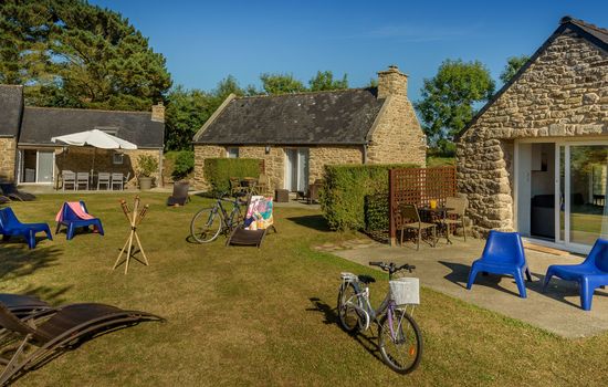 Großes Haus mit überdachtem und beheiztem Swimmingpool