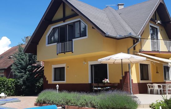 Große Ferienwohnung Hannabella mit Schwimmbad