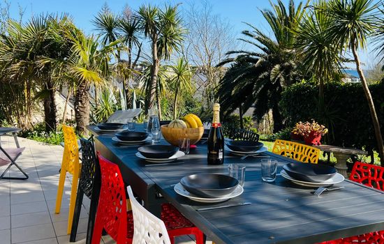 Prächtige Villa mit exotischem Garten, Strand 200m entfernt