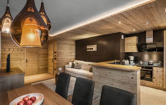 für vier Personen im Erdgeschoss mit kleinem privatem Garten