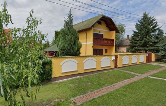 Ferienvilla mit Garten, Grill und Terrasse