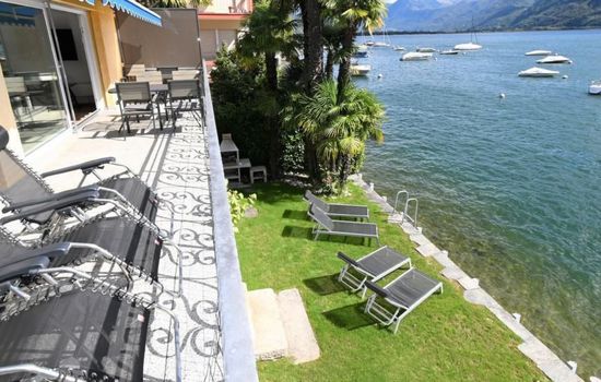 Villa "Genovese al Lago": Aussergewöhnliche Villa mit eigenem Seezugang, Hallen