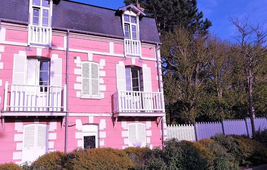 Schöne Unterkunft mit Terrasse in der Nähe des Meeres