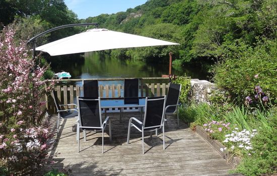 Apartment mit privater Terrasse am Fluss