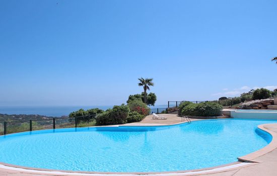 Mazet 4 pers - Blick aufs Meer - Schwimmbad - WiFi - Klima