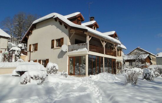 Gite Lys Montagnes du Jura mit Spa Sauna Fluss