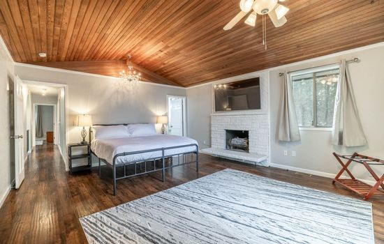 Spacious 5BR Retreat w/ Pickleball, Pool Table & River Access!