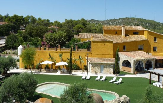 Masia Can Trabal für 24 Gäste mit privatem Pool in der Nähe von Sitges