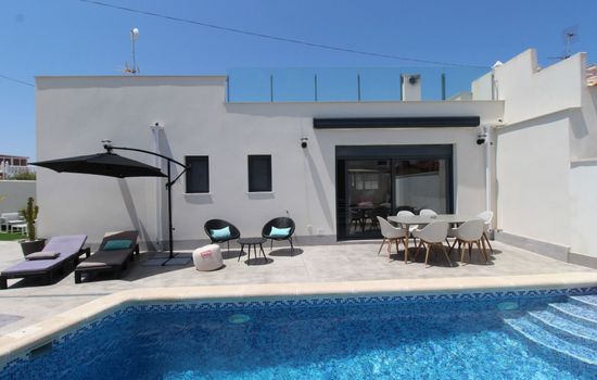 "Arenas house" mit Pool