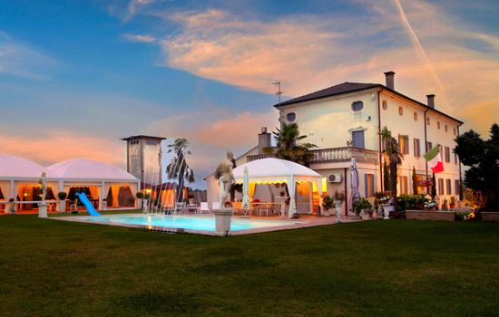 Tenuta "Villa Dalla Benetta" Pool - Wassermassage