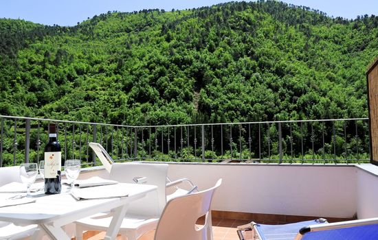 Panoramawohnung mit Balkon und Terrasse