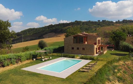 Luxuriöse und erschwingliche Villa mit privatem Pool