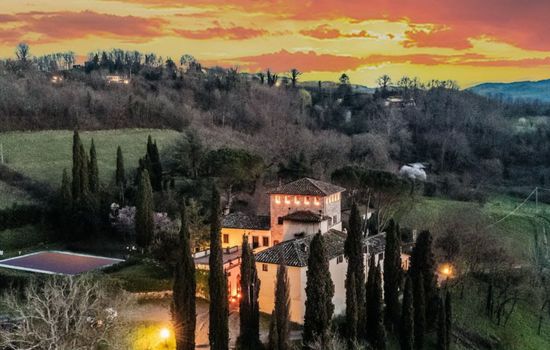 Wunderschöne Villa mit atemberaubender Aussicht und privatem Pool