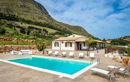 "Mare e Monti" mit eigenem Pool