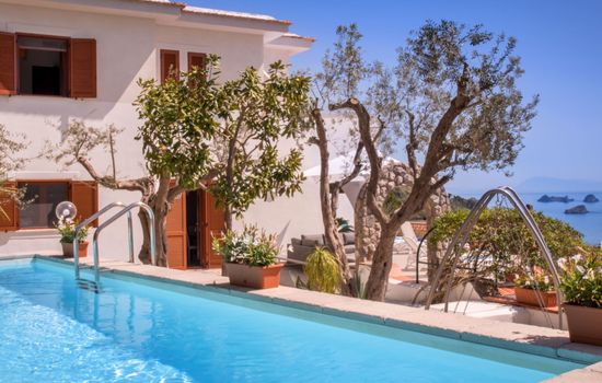 Haus in Sirenuse mit Panoramaterrasse