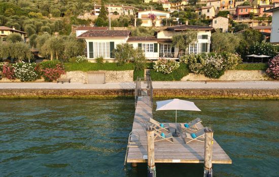 Luxusvilla am Gardasee mit privatem Badesteg