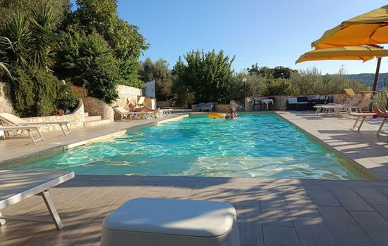 Zwei-Zimmer-Penthouse-Wohnung mit Terrasse mit Meerblick