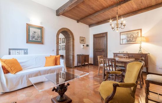 Ruhige Dächer im Herzen von Rom