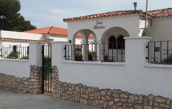 Geräumiges, strandnahes Ferienhaus mit Garten