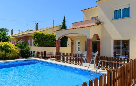 Costabravaforrent Ricardell, Haus mit Pool