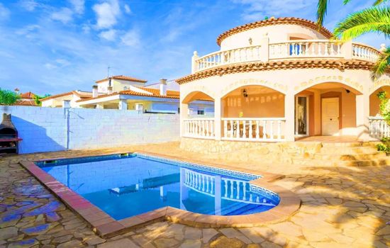 Vila Manuela mit Kli