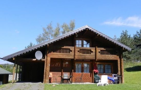 in Meiserich mit Terrasse und Garten