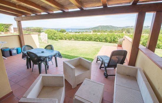 Villa mit Garten und Meerblick