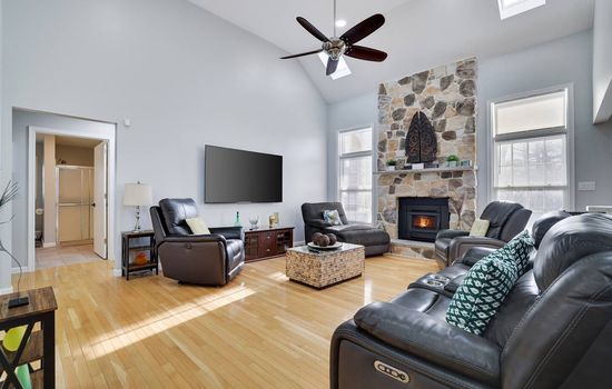 Mountain Escape, Lake, Fire Pit, Game Room