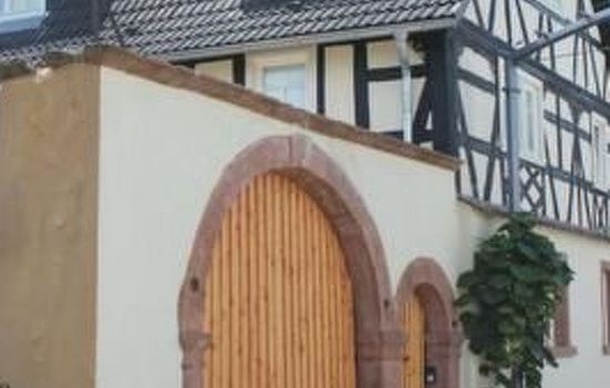 Studio-Appartement mit eigenem Parkplatz