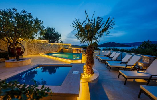 Strandnahes Ferienhaus mit Garten in Ražanj